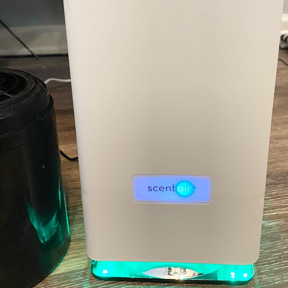 Commercial grade ScentAir Diffuser Pro! $349 new make offer!Save $$$$!!
